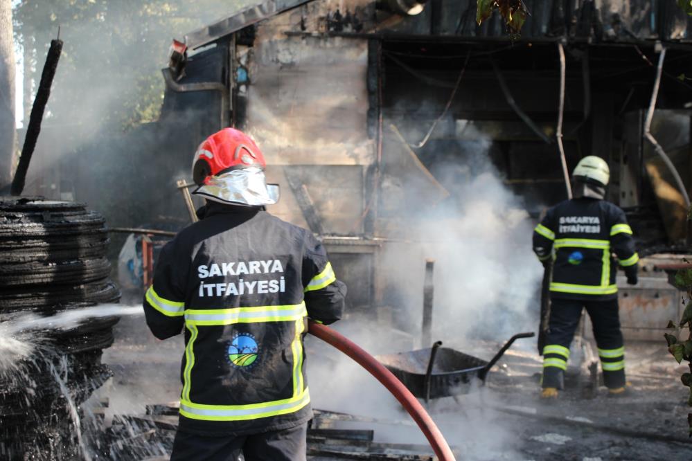 Mesire alanındaki mutfak alevlere teslim oldu-1