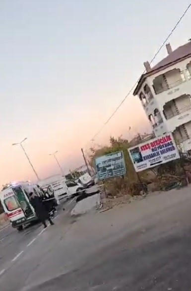 Otomobille kamyonetin çarpışması sonucu 1 kişi öldü 1 kişi yaralandı-1