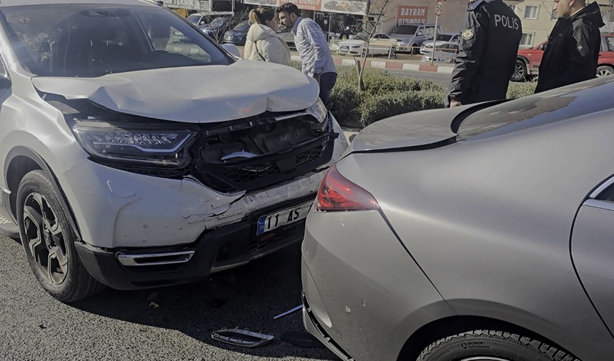 Yolun karşısına geçmek isteyen kadın canından oldu