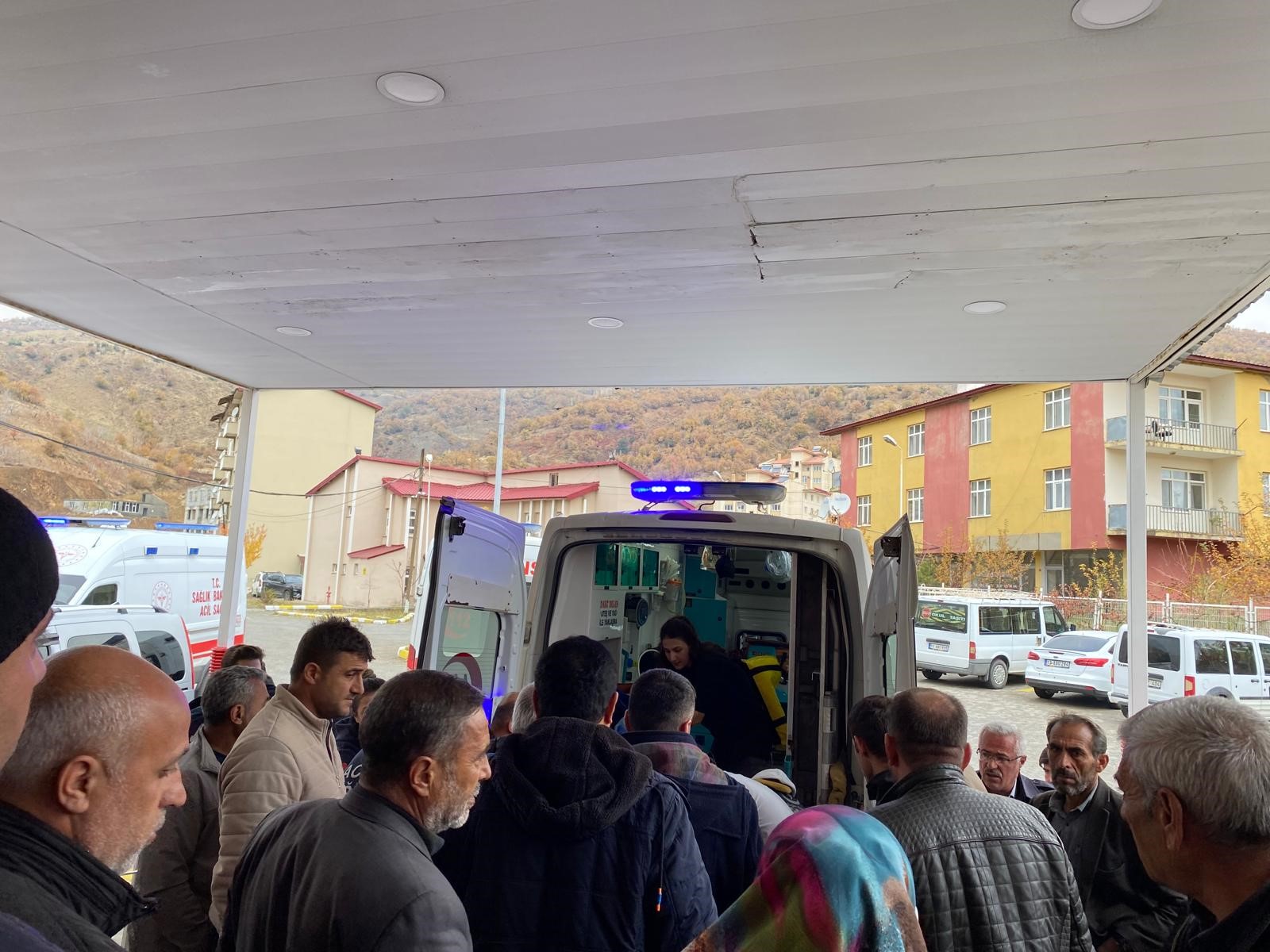 Feci kaza! Yaralılara almaya giden ambulans da şarampole yuvarlandı