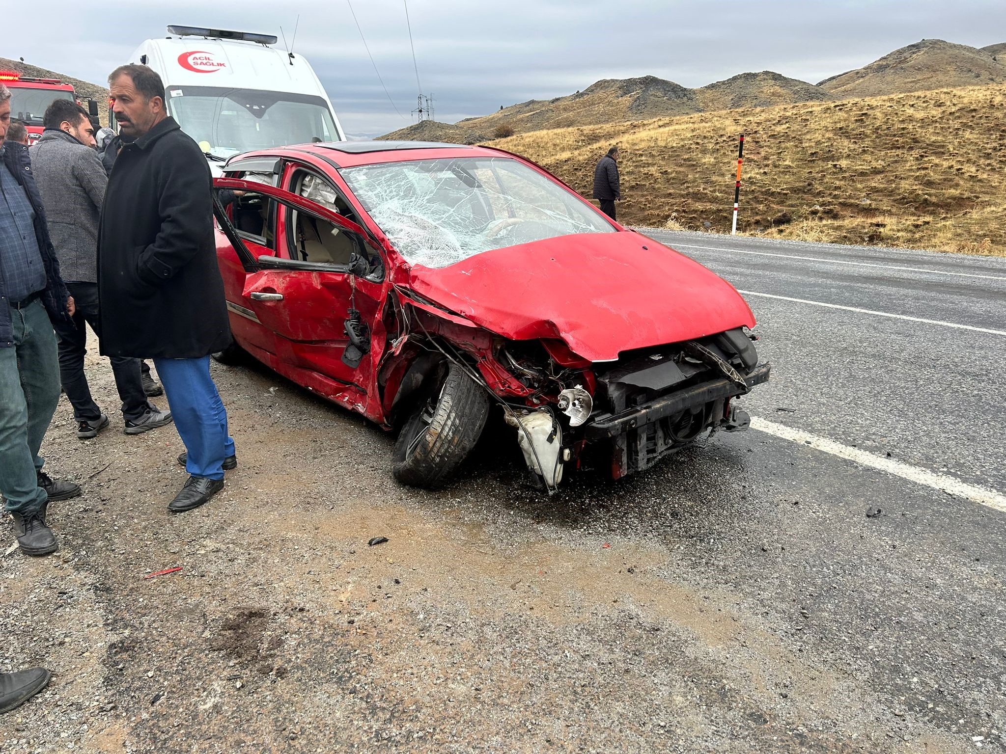 Feci kaza! Yaralılara almaya giden ambulans da şarampole yuvarlandı