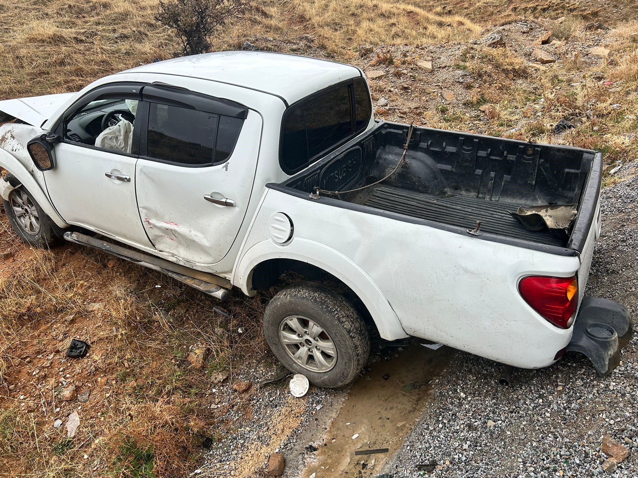 Feci kaza! Yaralılara almaya giden ambulans da şarampole yuvarlandı