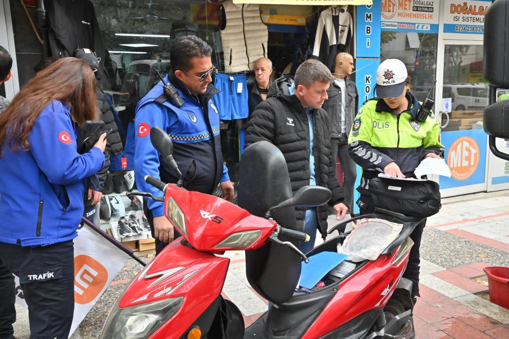 Manisa’da kaldırım işgaline karşı