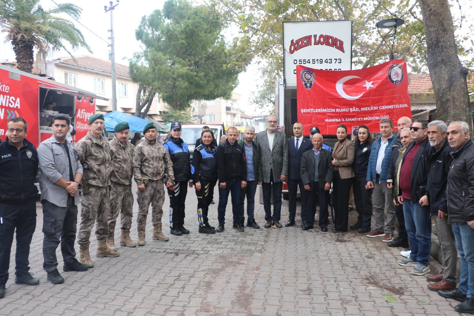 Manisa'da şehit polis şehadetinin 17’nci yılında anıldı-2