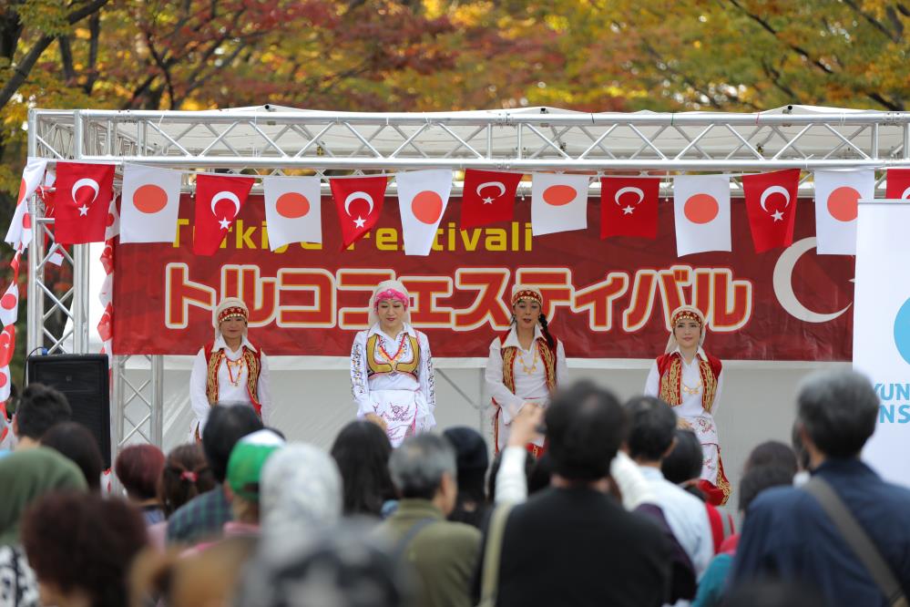 Tokyo’da Türkiye Festivali’ne yoğun ilgi: Japonlar mehter ve Türk danslarına hayran kaldı