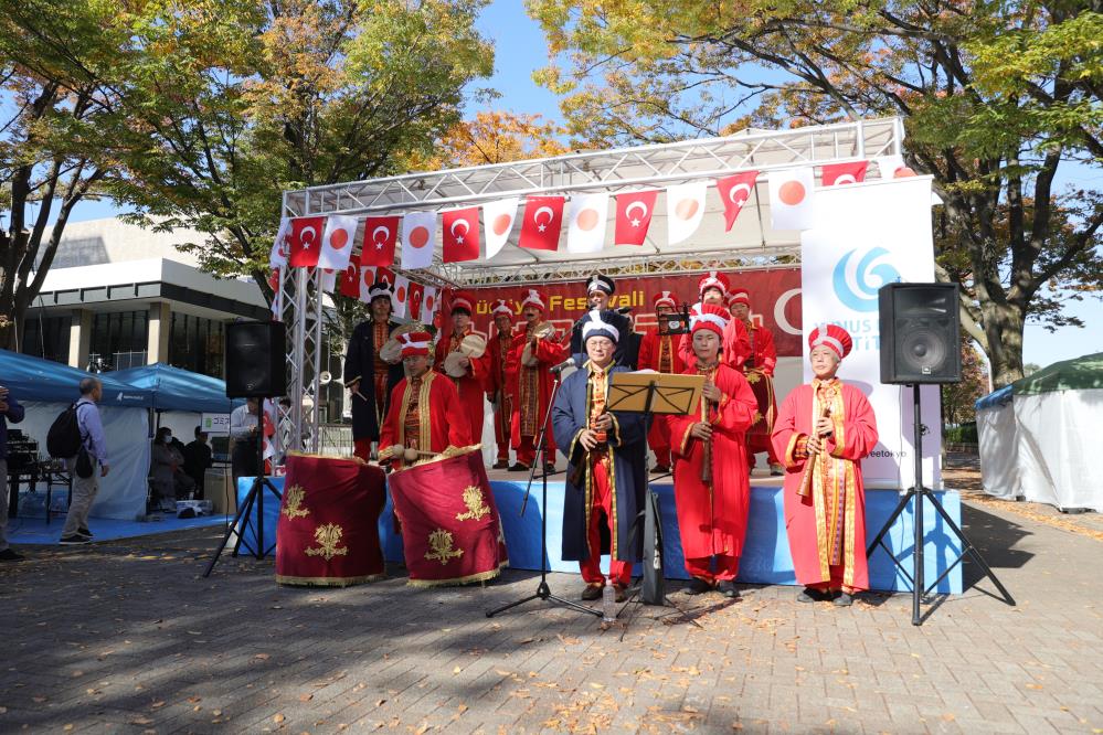 Tokyo’da Türkiye Festivali’ne yoğun ilgi: Japonlar mehter ve Türk danslarına hayran kaldı-1