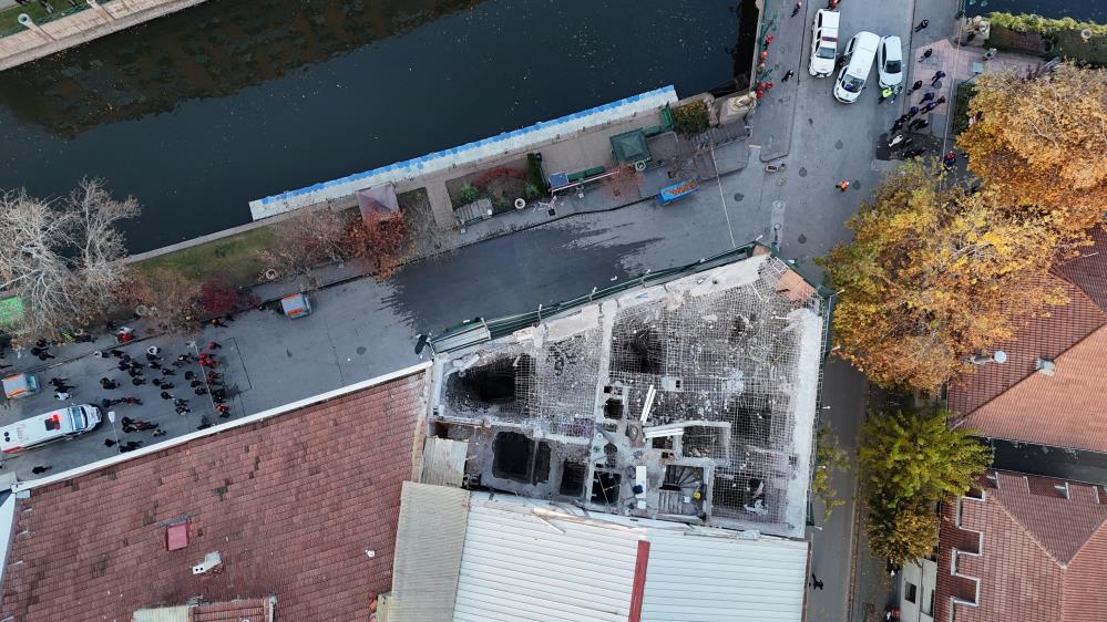 Yıkım yapılan binada göçük: 4 işçi yaralandı