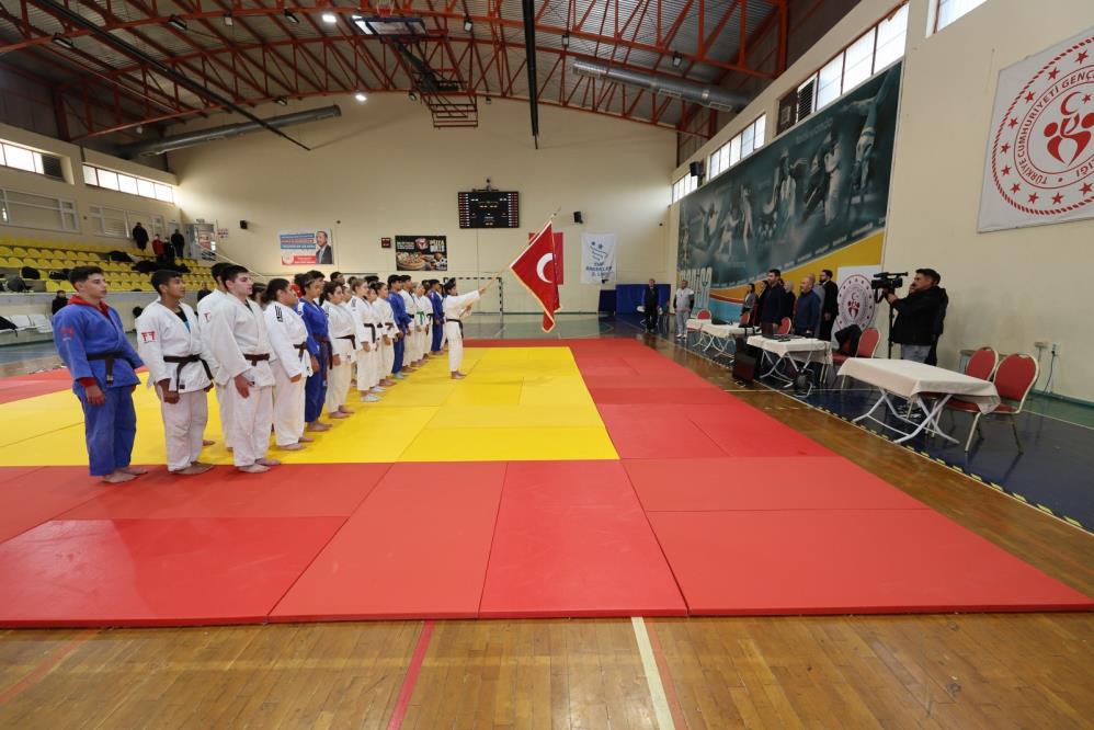 - Manisa'da 2024-2025 Eğitim Öğretim Yılı Okul Sporları judo müsabakalarıyla başladı