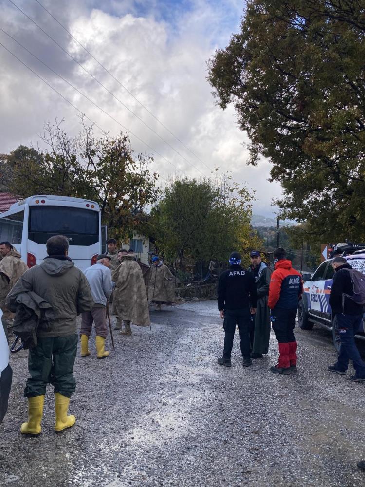 Mantar toplamak için çıkıp bitkin halde bulunan yaşlı adam hastanede hayatını kaybetti