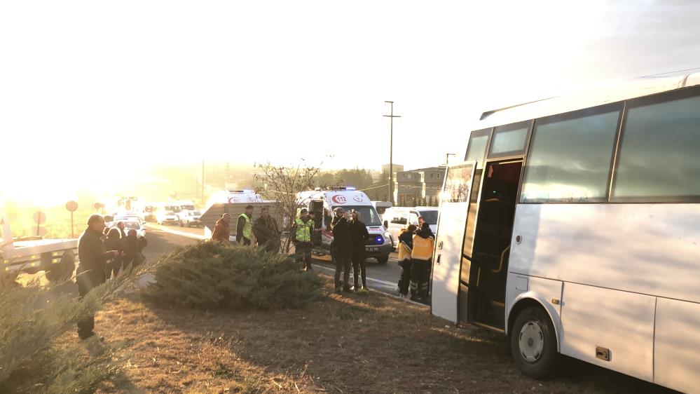 Tekirdağ'da işçi servisi ile otomobil çarpıştı: 1 ölü 10 yaralı-1