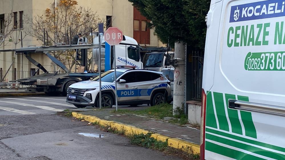 Kocaeli'de park halindeki tırın kabininde asılı halde ölü bulundu!