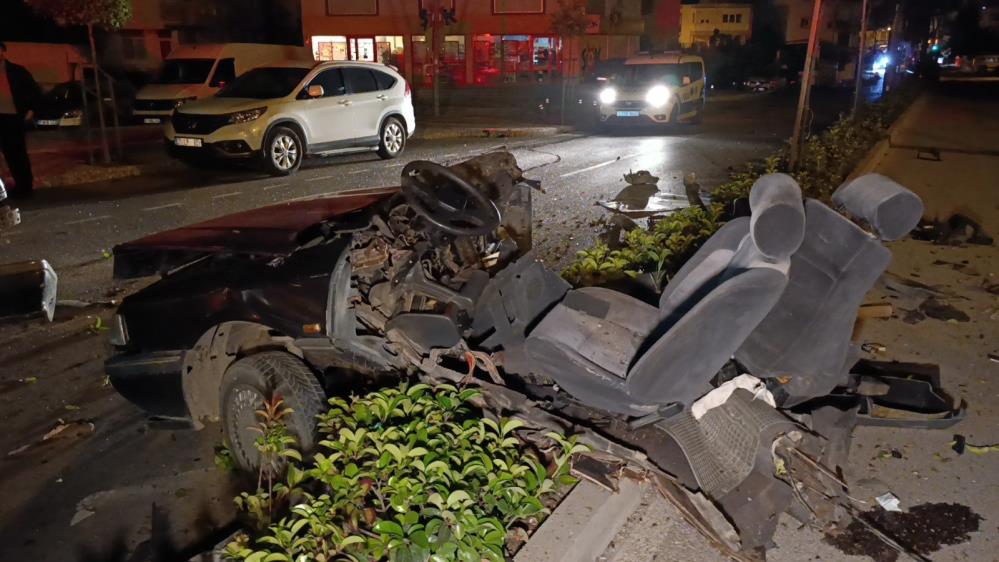 İkiye bölünen Tofaş'tan 17 yaşındaki genç kızın cansız bedeni çıkarıldı