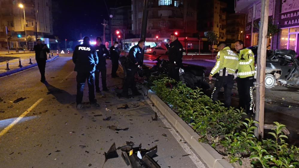 İkiye bölünen Tofaş'tan 17 yaşındaki genç kızın cansız bedeni çıkarıldı-1