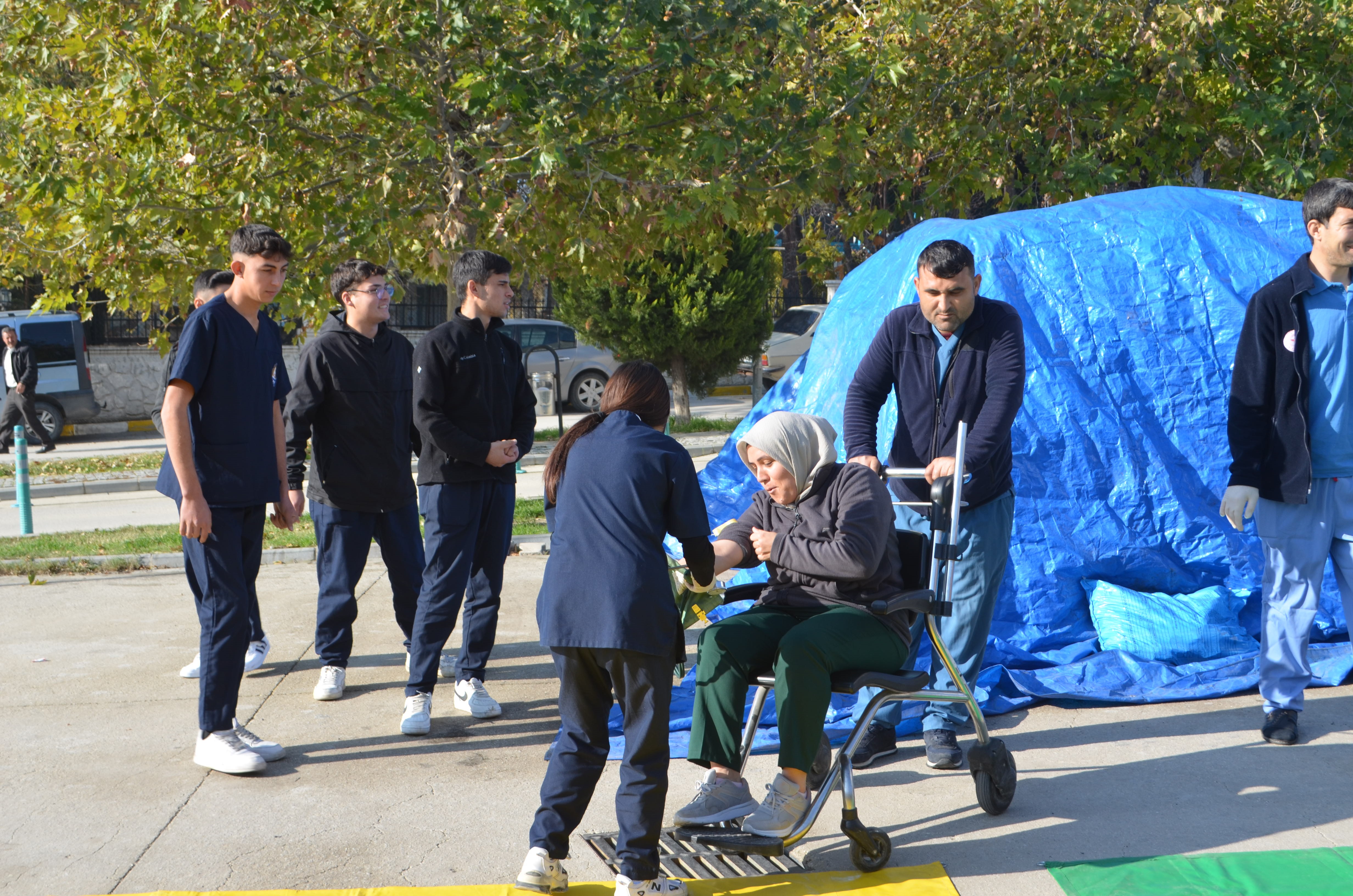 Manisa'da hastaneden gelen yangın alarmı ekipleri harekete geçirdi-2