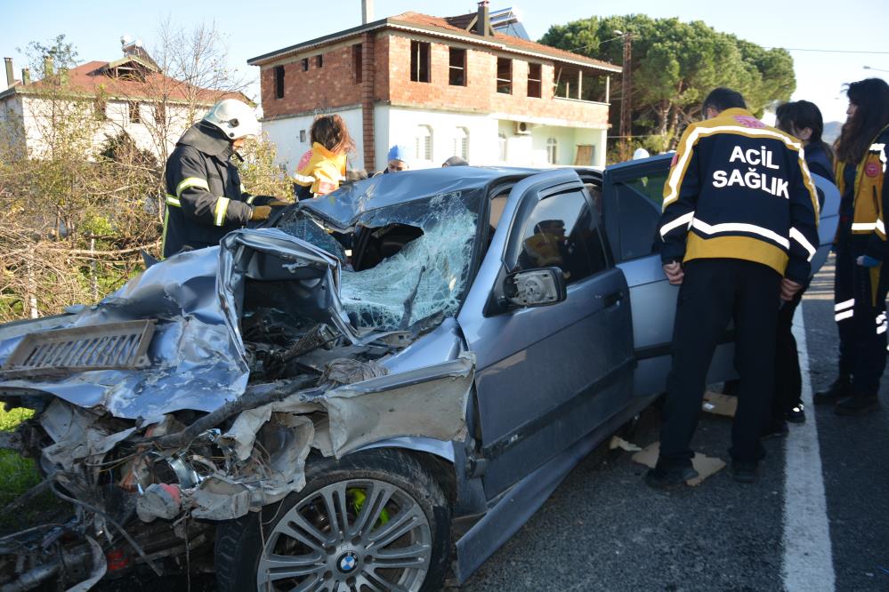 Ordu'da otomobil kamyona çarptı! 3 ölü-1