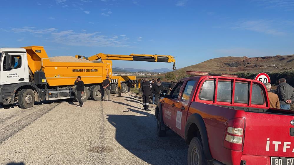 Osmaniye'de otomobil kanala uçtu: 2 ölü 1 yaralı