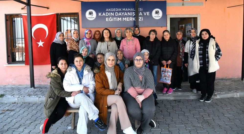 Yunusemre'de Kadınlar Hem Eğleniyor Hem Ekonomilerine Katkı Sağlıyor-1