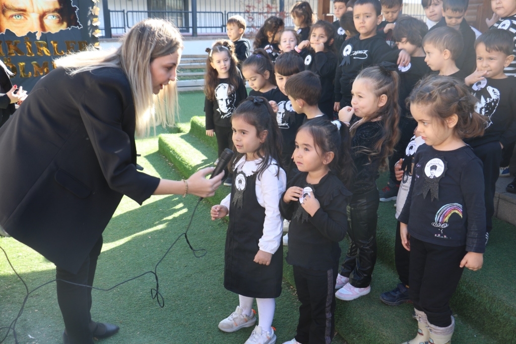 Manisalı Minikler Atatürk'ü Andı!-1