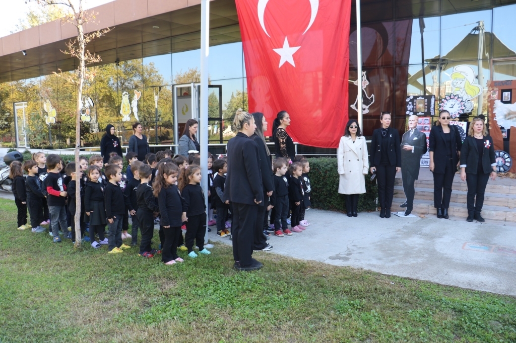 Manisalı Minikler Atatürk'ü Andı!3