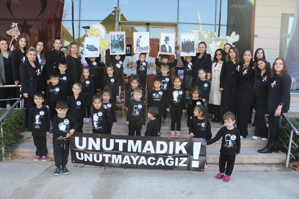 Manisalı Minikler Atatürk'ü Andı!6