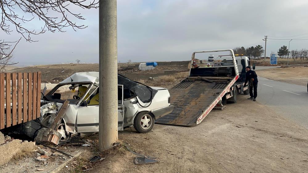 Eskişehir'de otomobilin hurdaya döndüğü kazada 18 yaşındaki genç can verdi-2