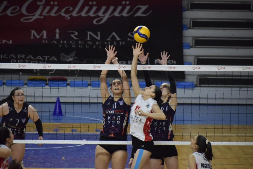 Turgutlu Belediyesi Kadın Voleybol Takımı 7. galibiyetini aldı