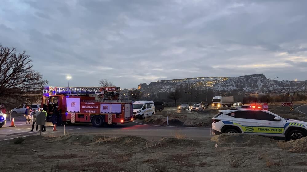 Neşehir'de otomobil ile öğrenci servisi çarpıştı: 24 yaralı