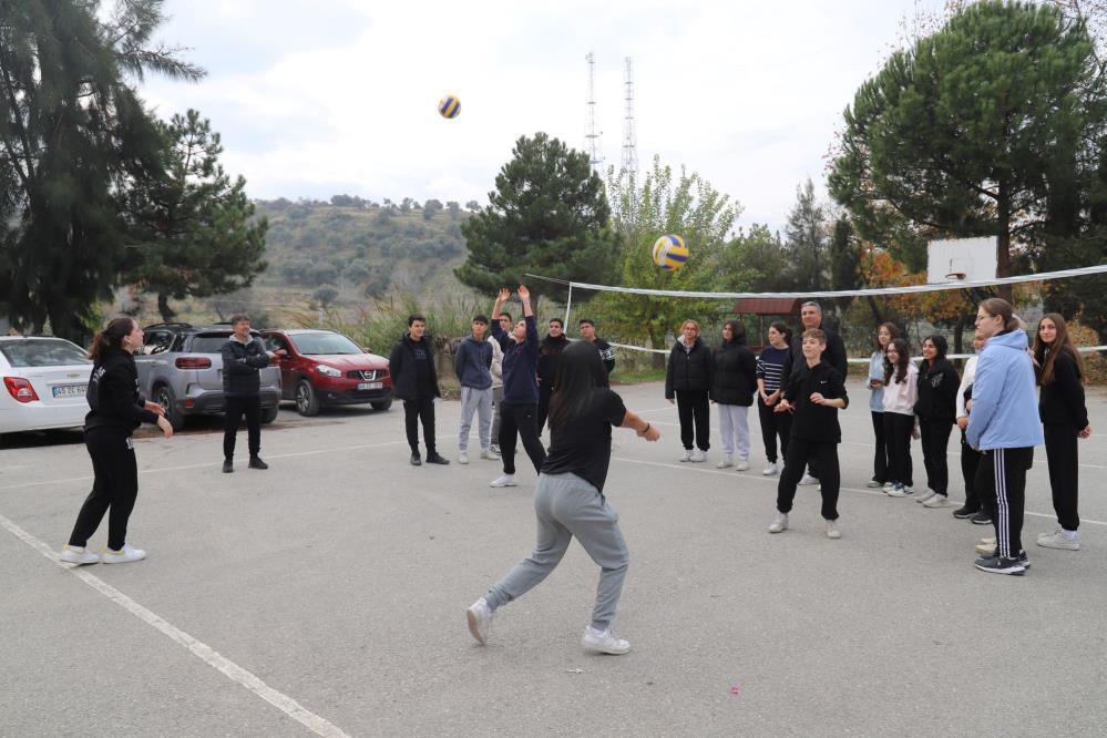 Turgutlu Belediyespor’dan öğrencilere spor teşviki ve maç daveti