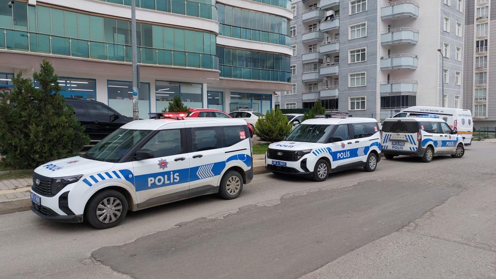 Samsun'da 16 yaşındaki çocuk, babasının başından vurarak ağır yaraladı