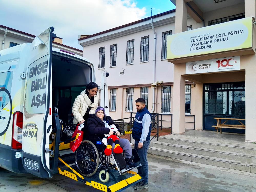 Şehzadeler Belediyesi engelli yurttaşların yanında olmaya devam ediyor!-2