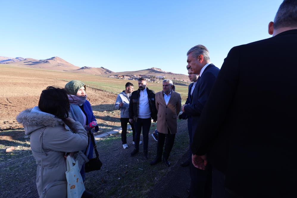 Mardin'de öğretmen servisi ile otomobil çarpıştı: 12 yaralı