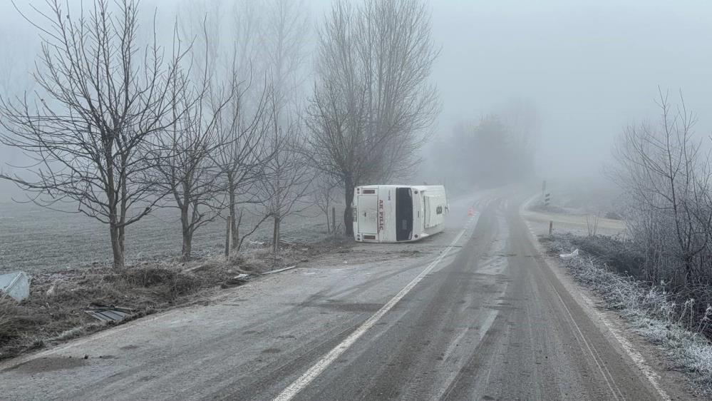 Bolu'da Akpiliç firmasına ait servis devrildi: 1 ölü 8 yaralı