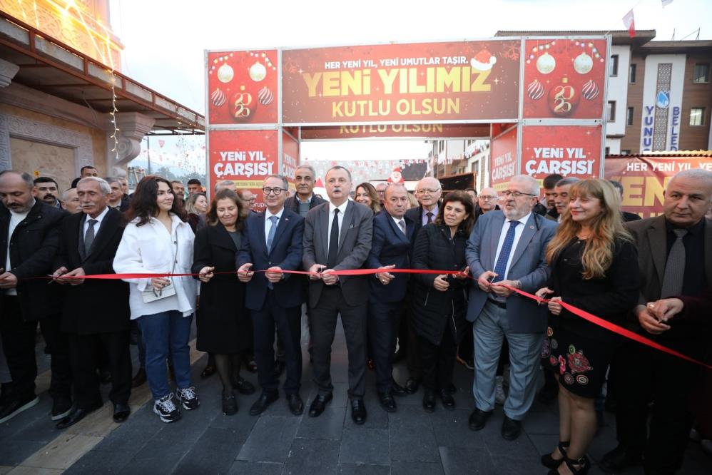 Yunusemre'de yeni yıl çarşısı ziyaretçilerinin ağırlıyor!