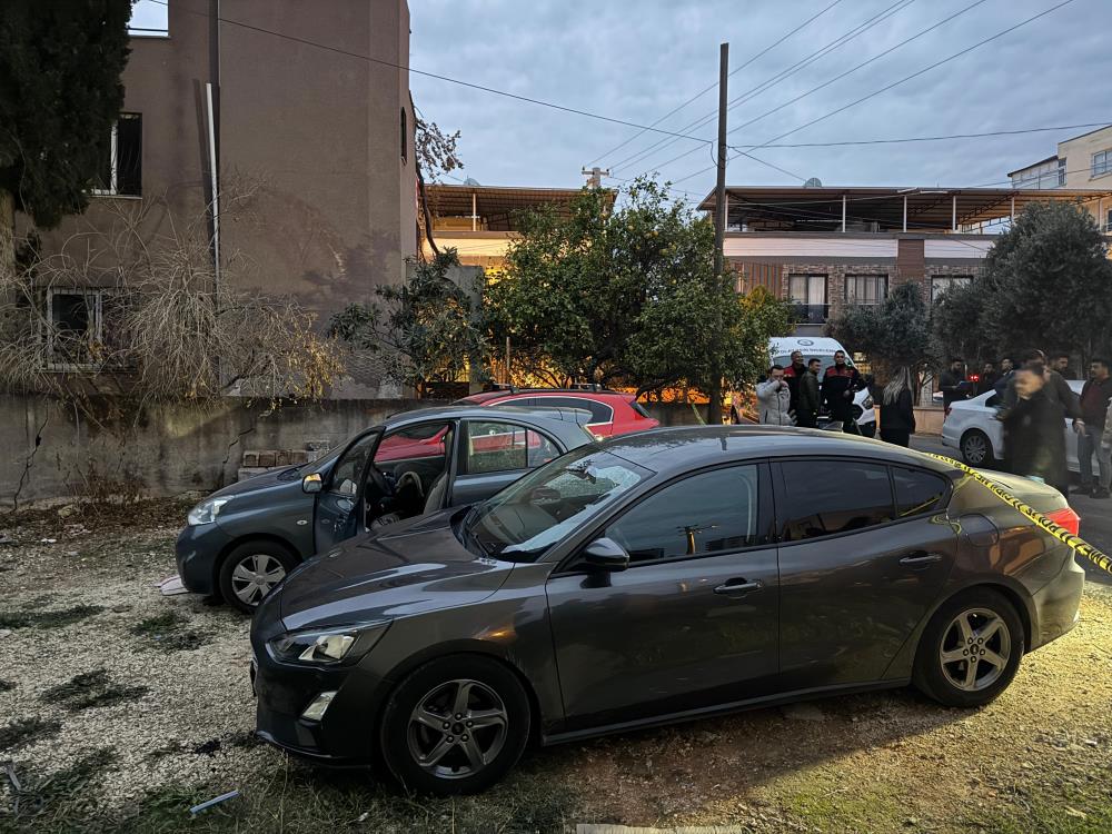 Mersin'de bir astsubay ayrıldığı nişanlısını öldürüp hayatına son verdi-1