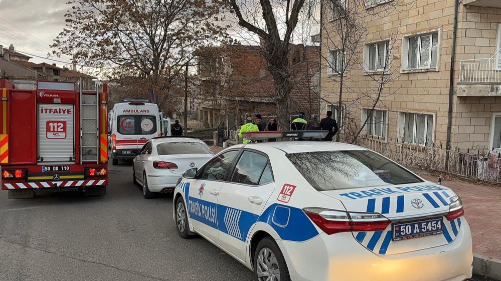 Nevşehir'de kontrolden çıkan otomobil ağaca çarptı: 3 yaralı