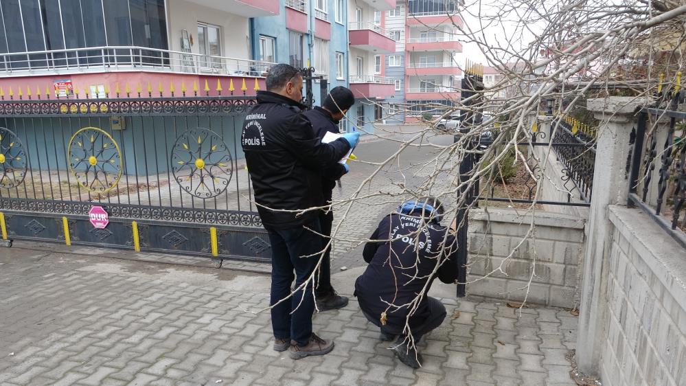 Malatya'da bir kişi, tartıştığı şahsı başından vurarak ağır yaraladı-1