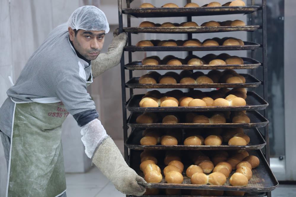 Elazığ'da günlük 35 bin ekmek üreten öğrenciler hem kazanıyorlar hem de öğreniyorlar!-1