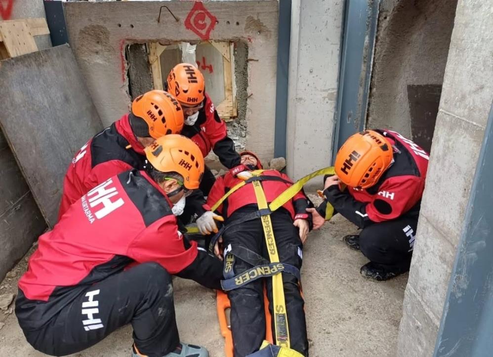 Manisa İHH Arama Kurtarma ekibi, afetlere karşı hazırlıklarını tamamladı