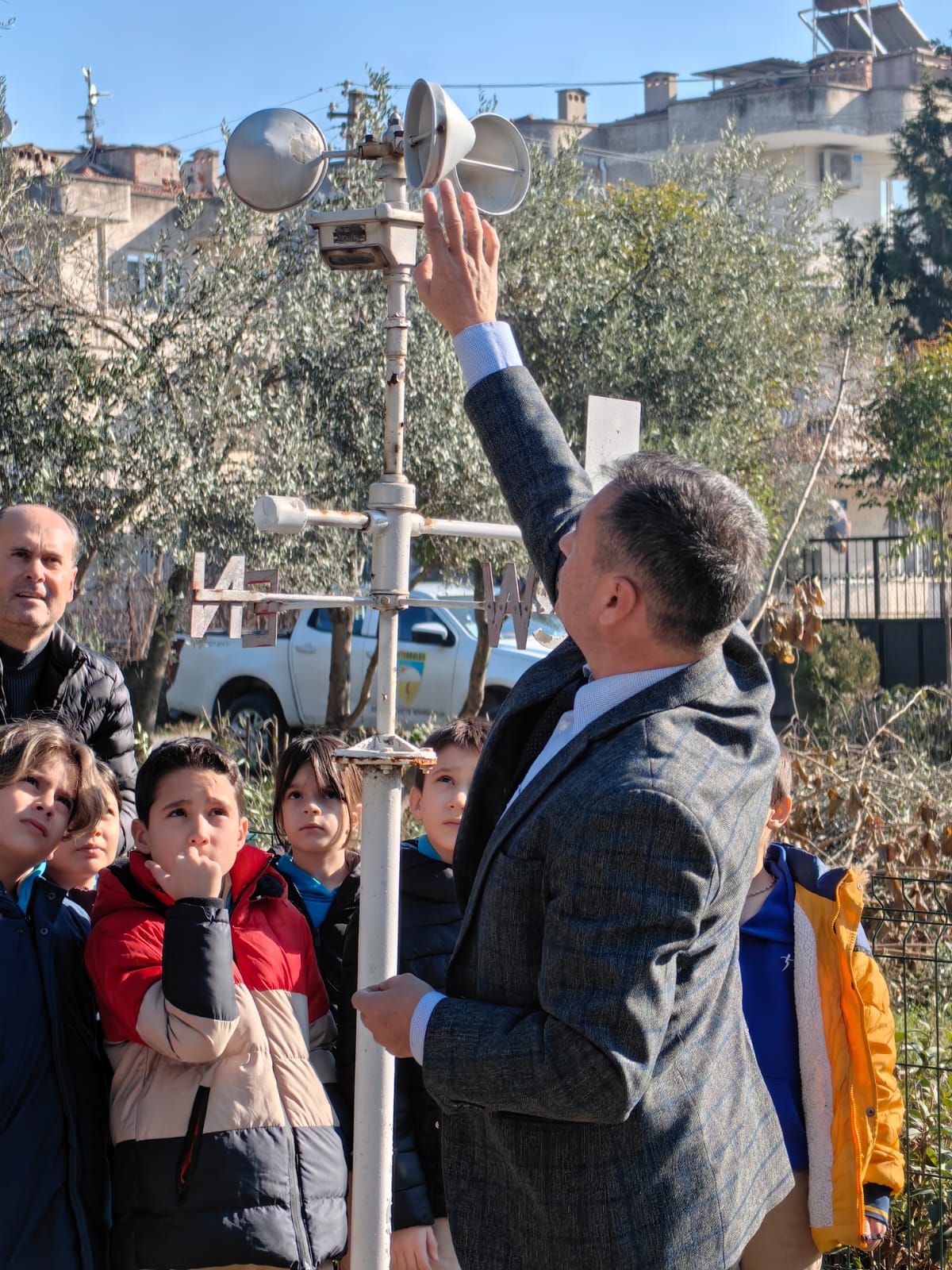 Akhisar Halil Mandacı İlkokulu Öğrencileri, Meteoroloji Müdürlüğü'nü Ziyaret Etti! (5)