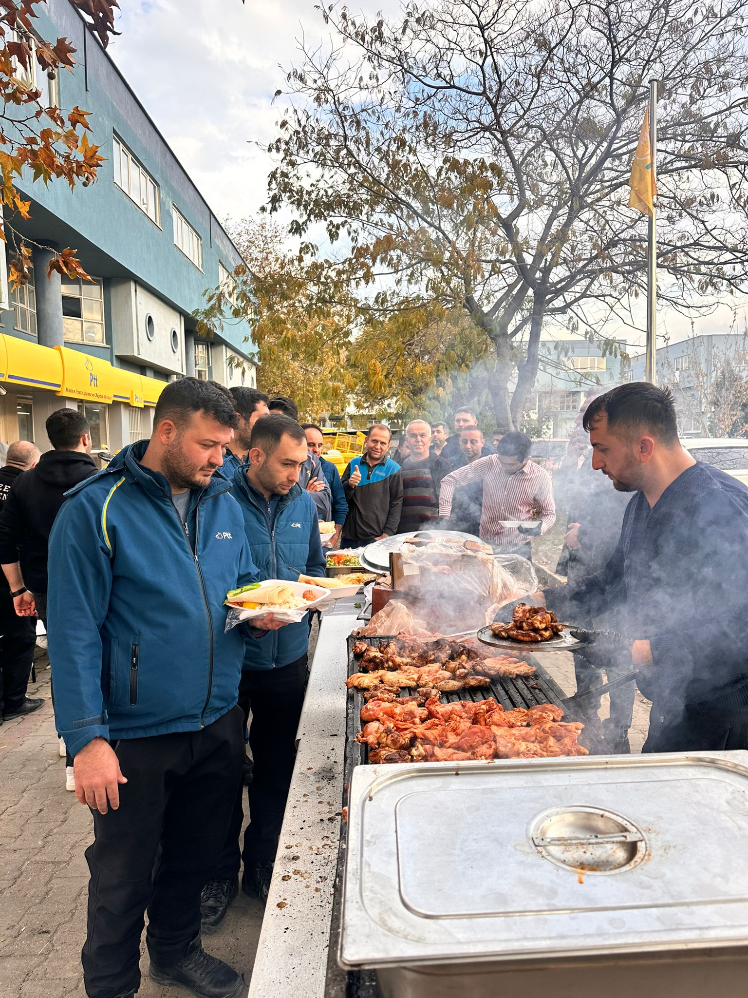 Manisa Ptt'de Personel Motivasyonu İçin Mangal Partisi! (2)