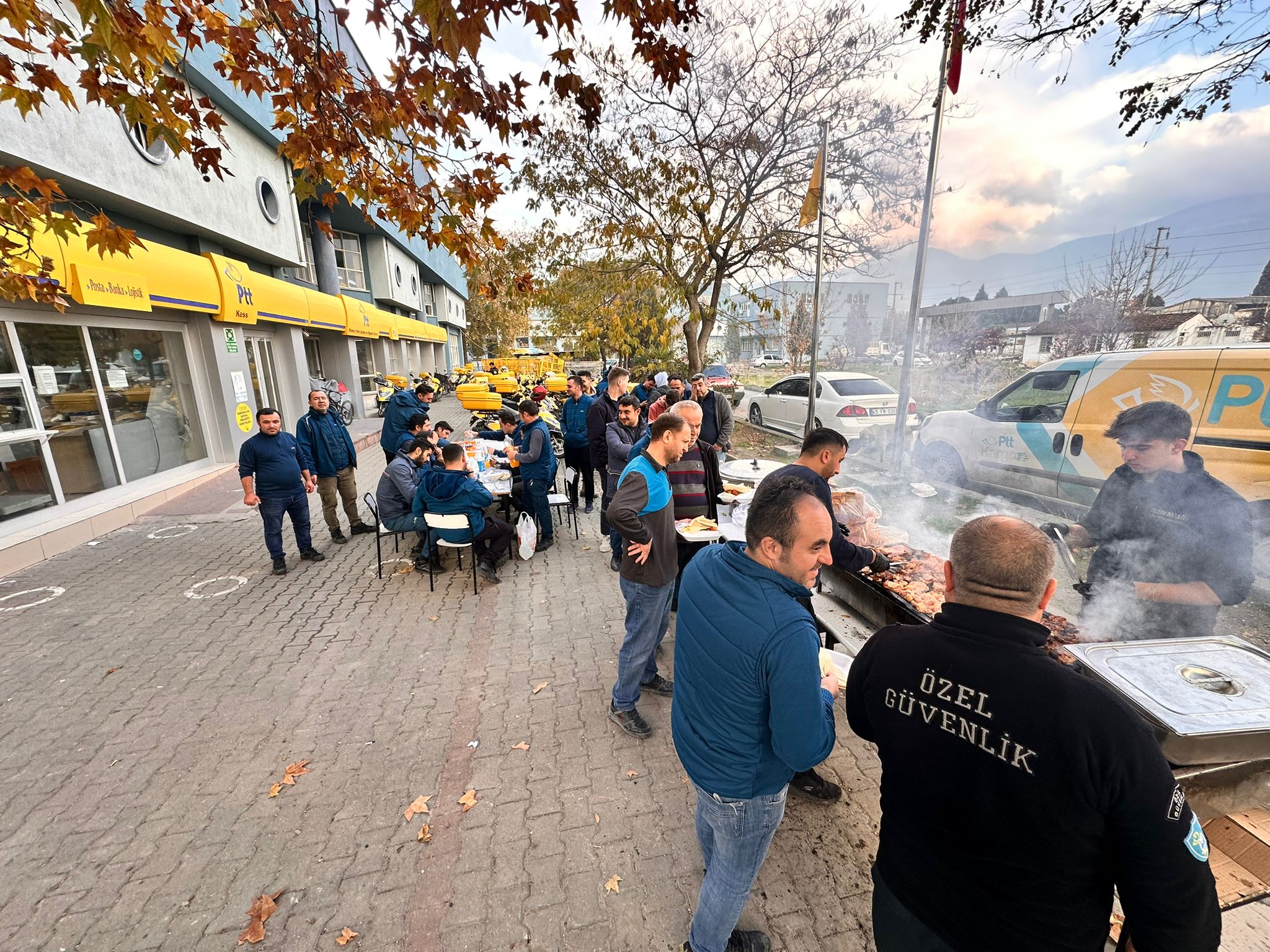 Manisa Ptt'de Personel Motivasyonu İçin Mangal Partisi! (4)