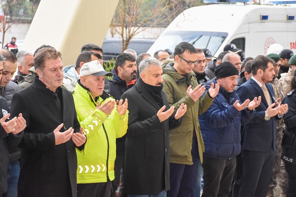 Manisa'da Polis Memuru Sema Akınlı Hastalığa Yenik Düştü! (2)