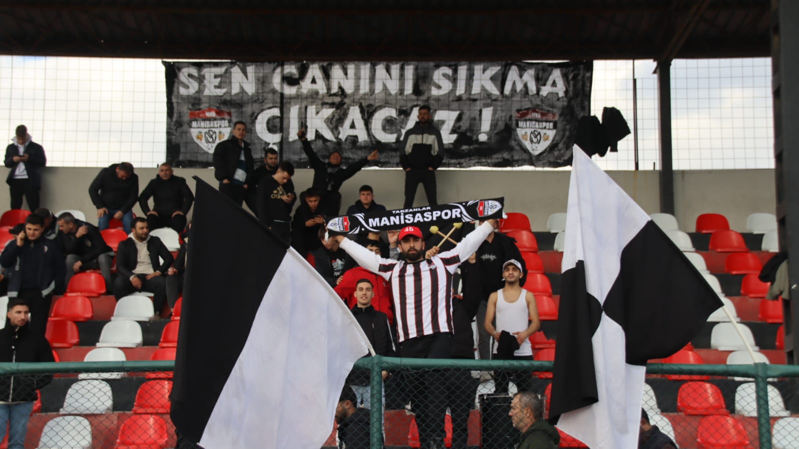 Manisaspor Tarihi Farkla Rakibine Geçit Vermedi (1)