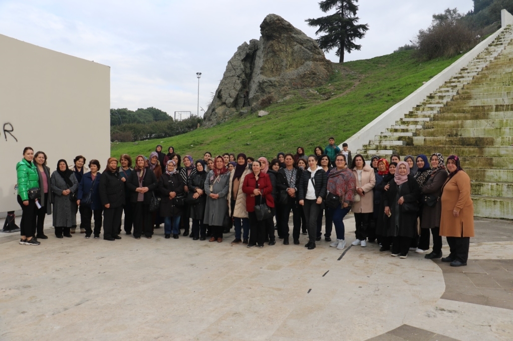 62 Kişilik Kadın Kafilesi Manisa'yı Gezdi!4