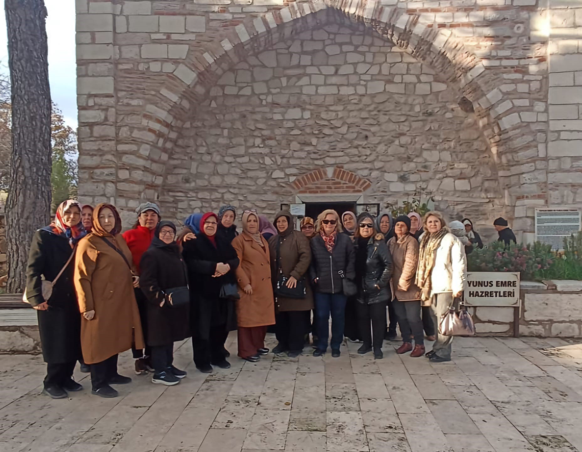 Manisalı kadınlar Kula'nın güzelliklerini yerinde gördü-1