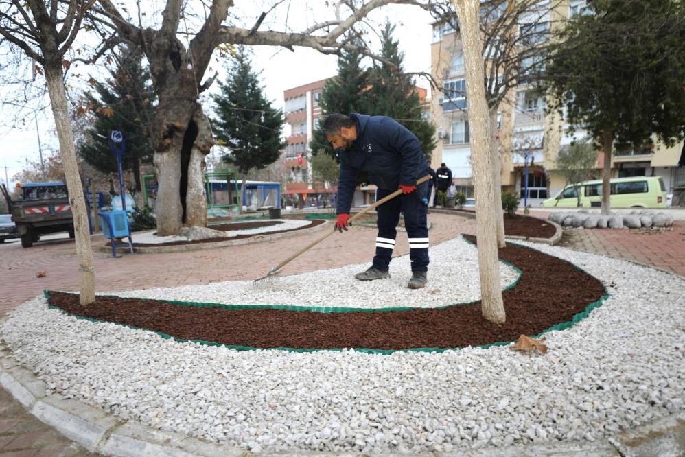 Yunusemre Belediyesi, peyzaj ve park çalışmalarını sürdürüyor-1