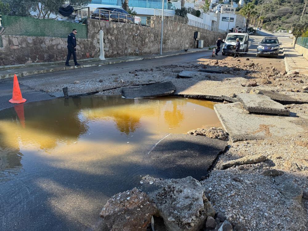 Muğla'da tonlarca su boşa aktı!-1