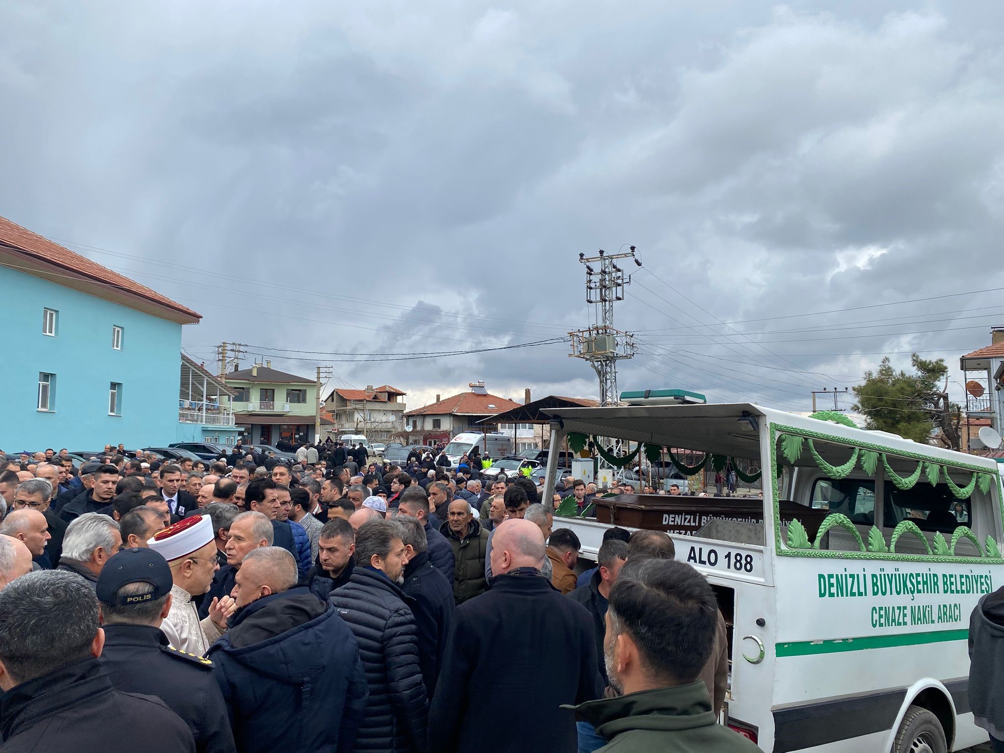 Eski Bakan Yardımcısı Ahmet Yıldız’ın babası Denizli'de son yolculuğuna uğurlandı-1