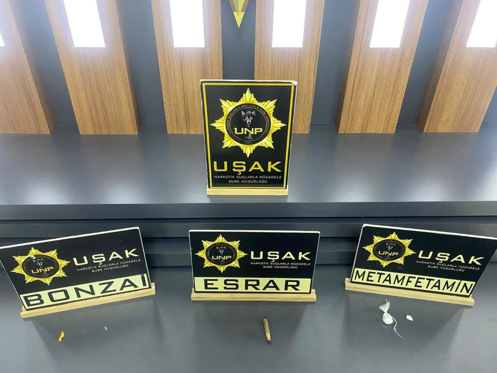 Uşak'ta şüpheli araçtan 1 kilo 802 gram ele geçirildi!