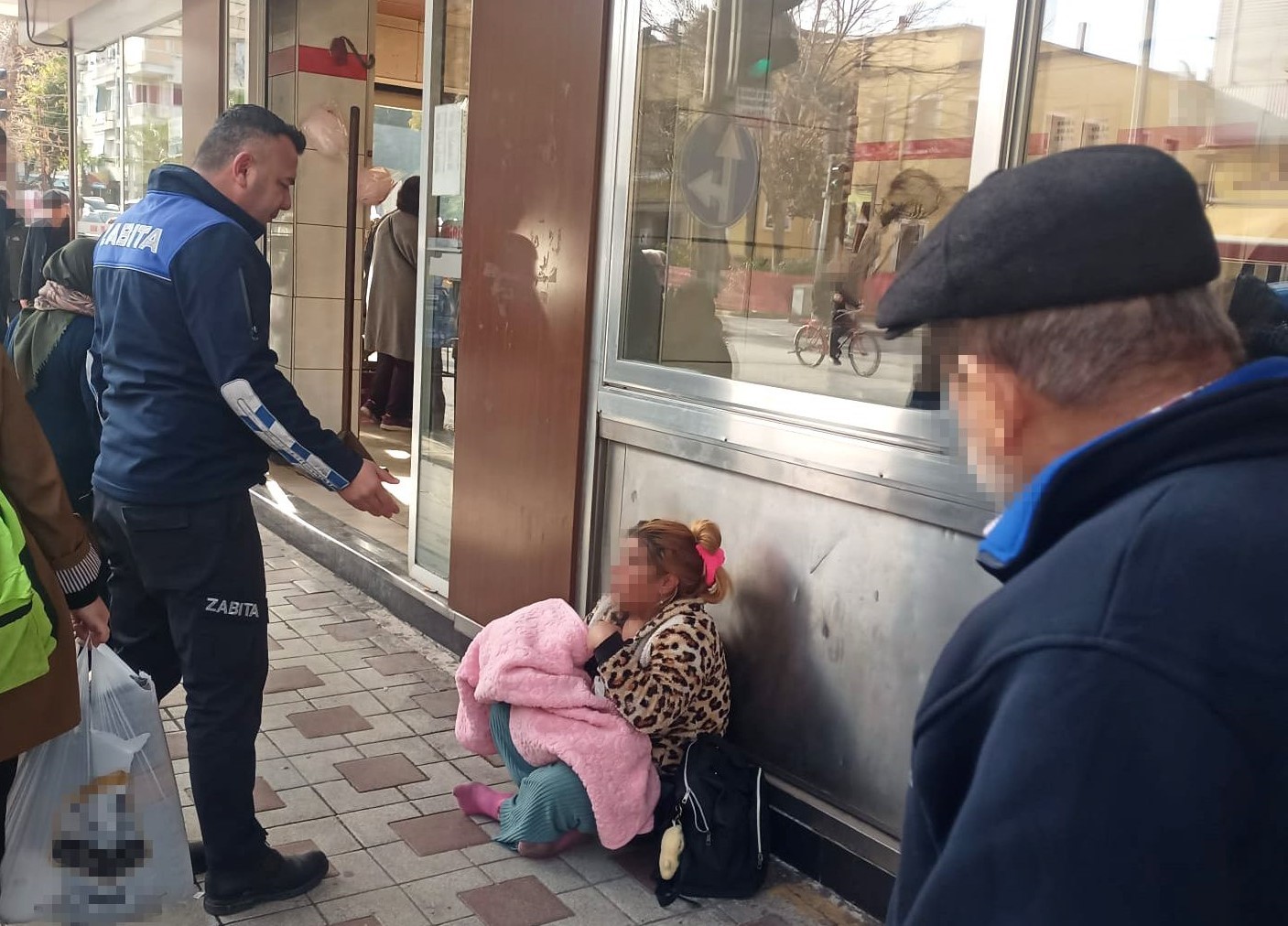 Manisa'da zabıtadan huzur ve düzen denetimleri-1